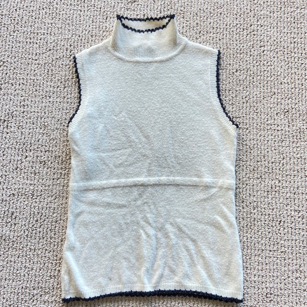 scallop trim black and white wool top